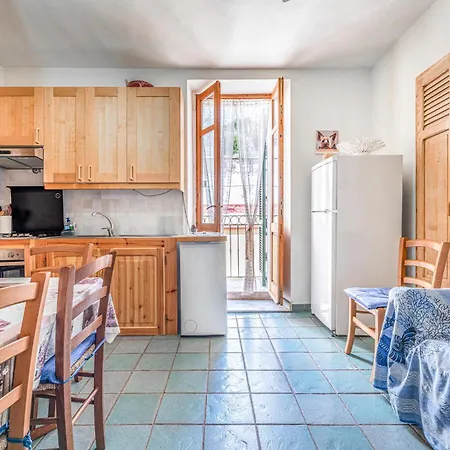 2 Bedroom Gorgeous In * Carloforte (Isola di San Pietro)