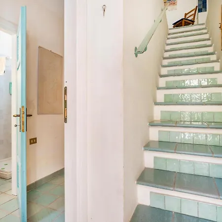 2 Bedroom Gorgeous In Lejlighed Carloforte (Isola di San Pietro)