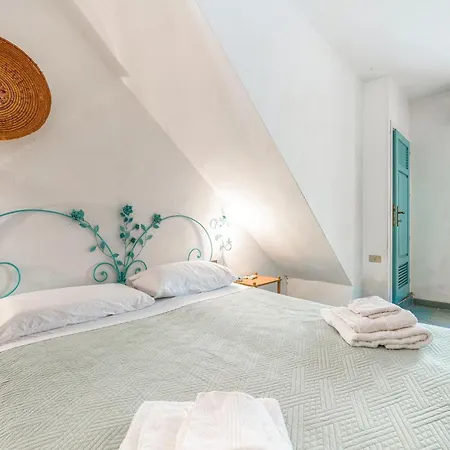 2 Bedroom Gorgeous In *