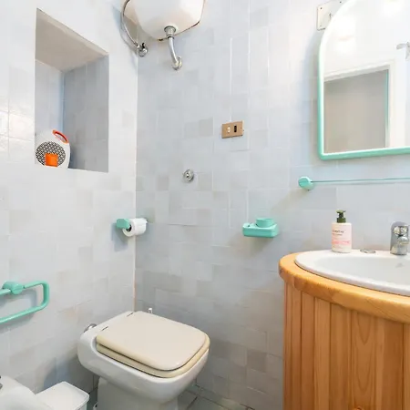 2 Bedroom Gorgeous In Lejlighed Carloforte (Isola di San Pietro)